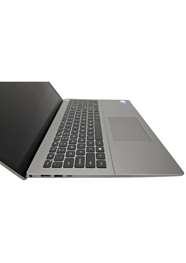 DELL Vostro 5630 i7-1360P 16GB 512 SSD 16